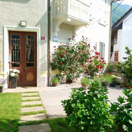 公寓 Rose Garden Apartment Bovec