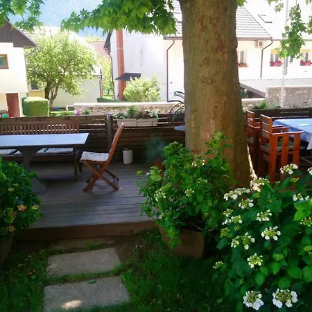 Rose Garden Apartment Bovec شقة *