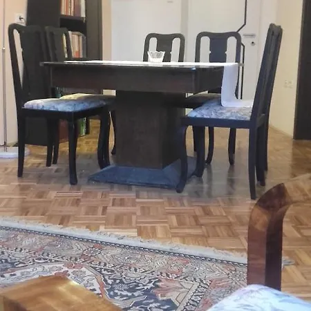 Rose Garden Apartment Bovec شقة *